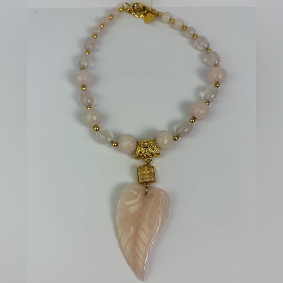 Pink quartz necklace with carved pink quartz leaf pendant 12 1/2 “ drop (approx) - Picture 8 of 8